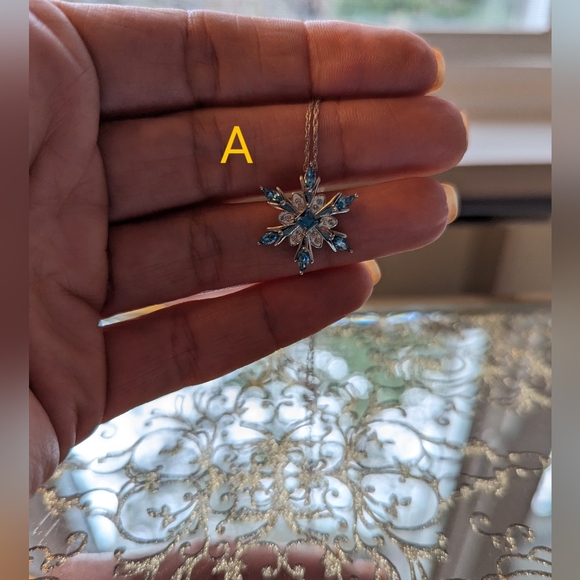 ❄️Bundle of Snowflake Jewelry❄️ - Picture 9 of 14